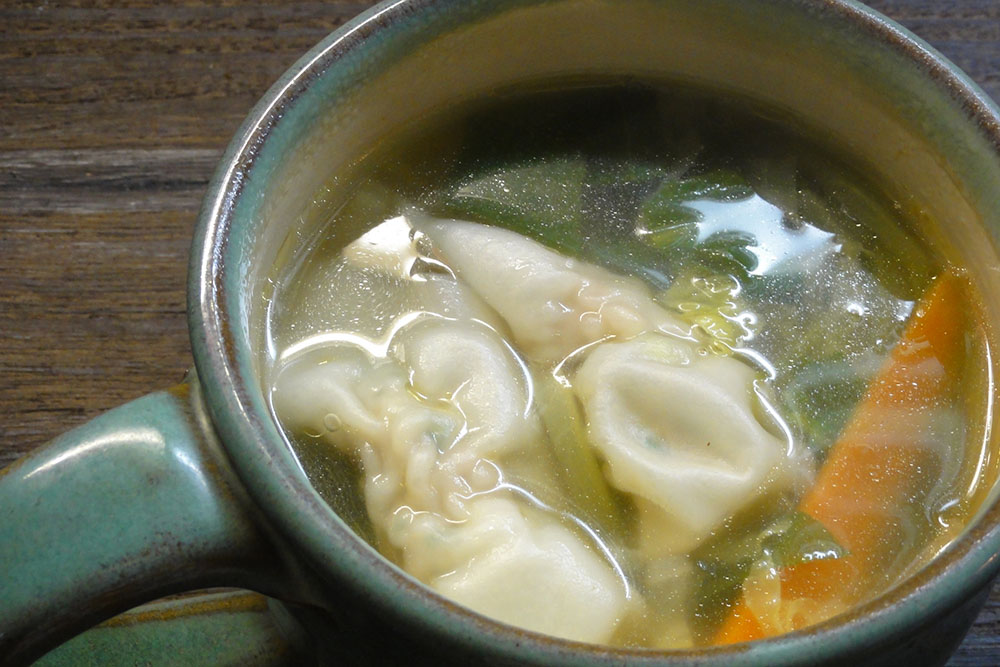 米粉餃子でワンタン風スープ