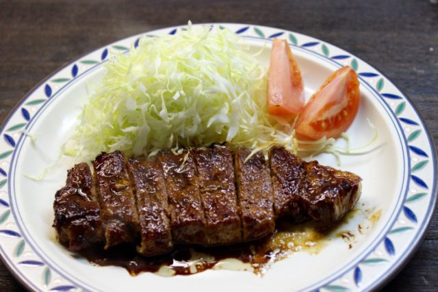 豚肉のニンニク醤油ソテー